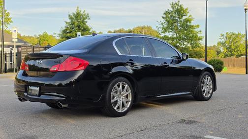 Black 2010 INFINITI G37 Journey