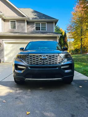 Blue 2021 Ford Explorer Platinum