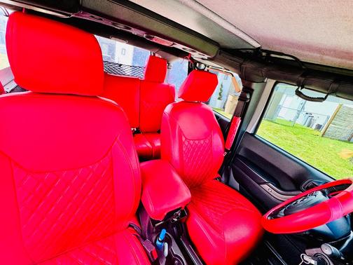 Silver 2017 Jeep Wrangler Unlimited Sport