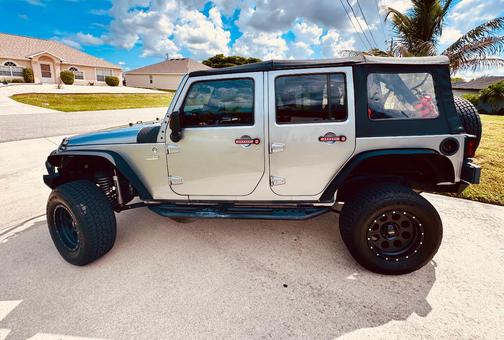 Silver 2017 Jeep Wrangler Unlimited Sport