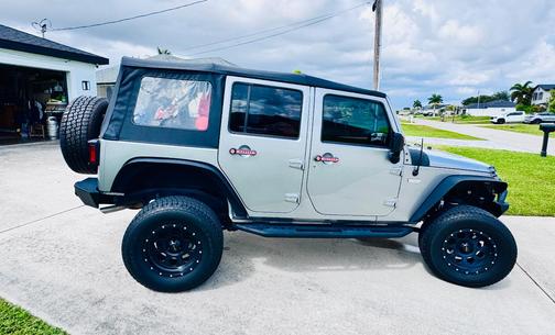 Silver 2017 Jeep Wrangler Unlimited Sport