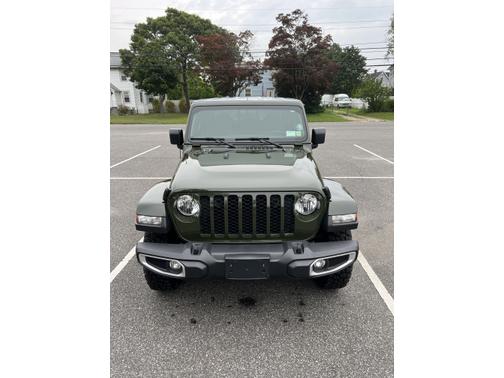 2022 Jeep Gladiator Sport S