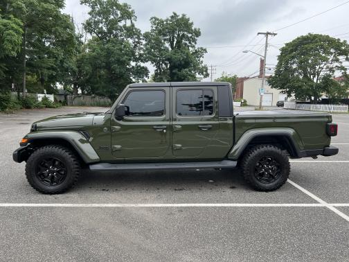 2022 Jeep Gladiator Sport S