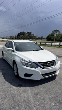 White 2018 Nissan Altima 2.5 S