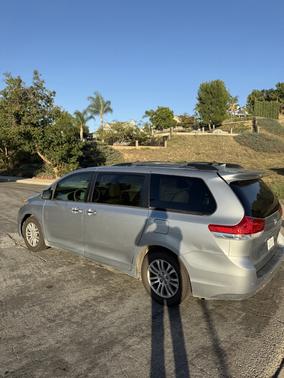 2013 Toyota Sienna XLE