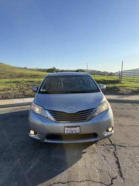 2013 Toyota Sienna XLE