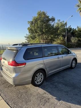 2013 Toyota Sienna XLE