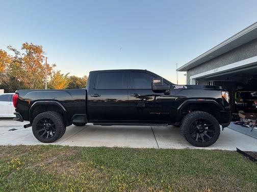 Black 2020 GMC Sierra 2500 AT4