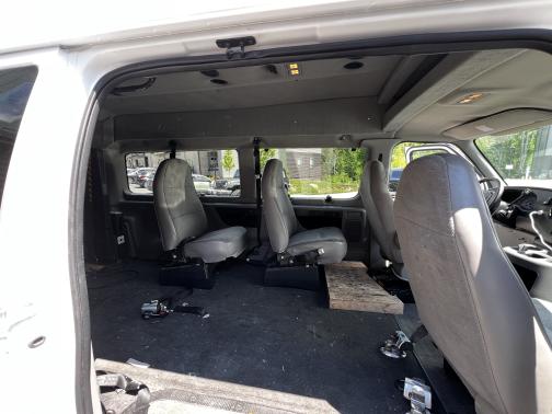 2000 Ford E150 XLT Wagon