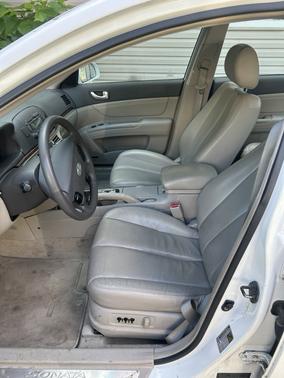 White 2008 Hyundai SONATA SE