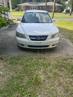 White 2008 Hyundai SONATA SE