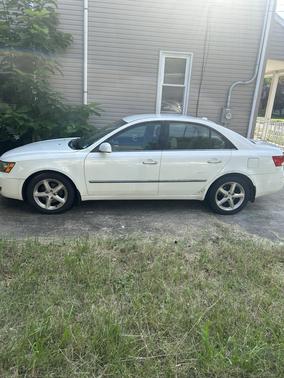 White 2008 Hyundai SONATA SE
