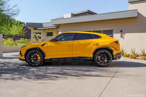 Yellow 2024 Lamborghini Urus S