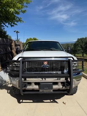 White 2000 Ford Excursion Limited 4WD