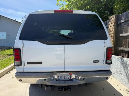 White 2000 Ford Excursion Limited 4WD