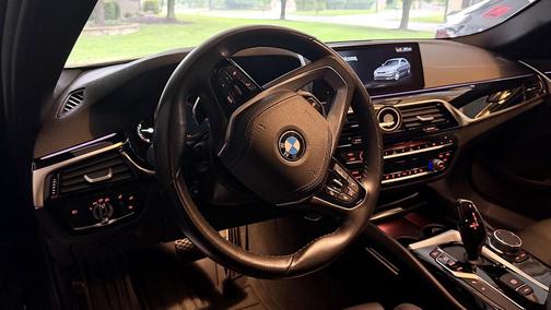 Gray 2018 BMW 540 i xDrive