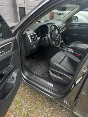 Gray 2020 Volkswagen Atlas 3.6L SEL