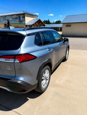 Gray 2024 Toyota Corolla Cross LE