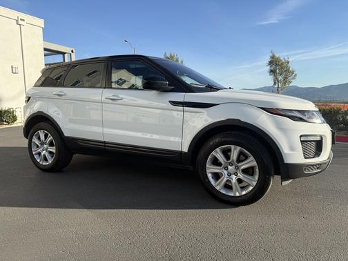 White 2019 Land Rover Range Rover Evoque SE Premium