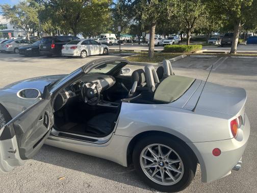 2003 BMW Z4 2.5i Roadster