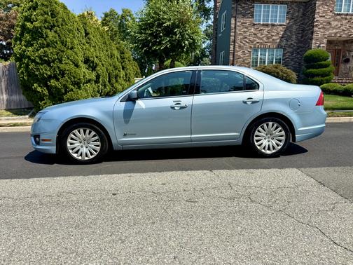 2010 Ford Fusion Hybrid Base
