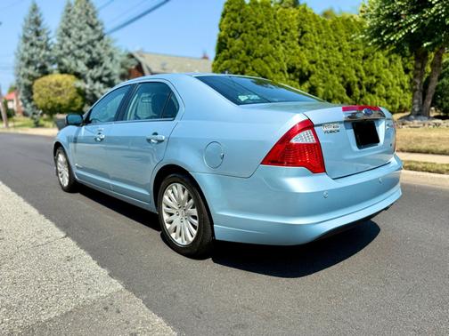 2010 Ford Fusion Hybrid Base