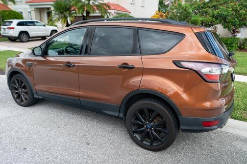 Brown 2017 Ford Escape SE