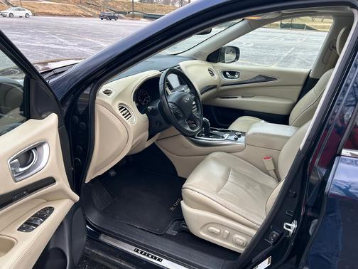 2019 INFINITI QX60 LUXE