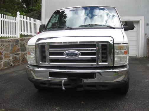 2008 Ford E350 Super Duty XLT Wagon