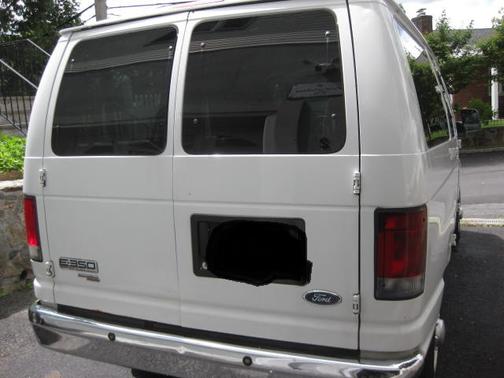 2008 Ford E350 Super Duty XLT Wagon