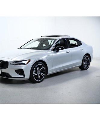2022 Volvo S60 Recharge Plug-In Hybrid T8 R-Design Expression