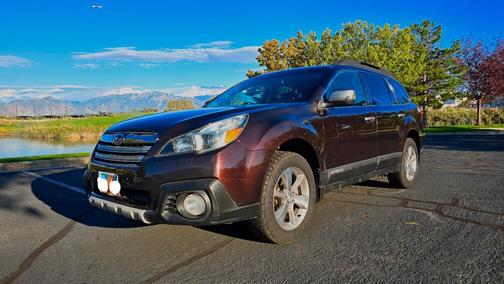 Brown 2013 Subaru Outback 2.5i Limited