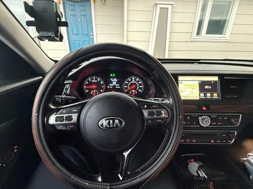 2017 Kia Cadenza Premium