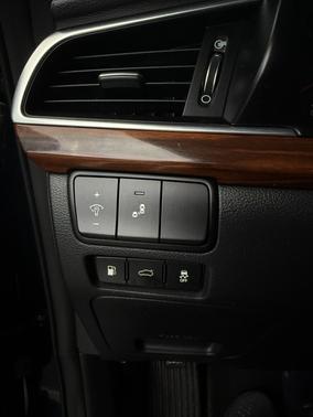 2017 Kia Cadenza Premium