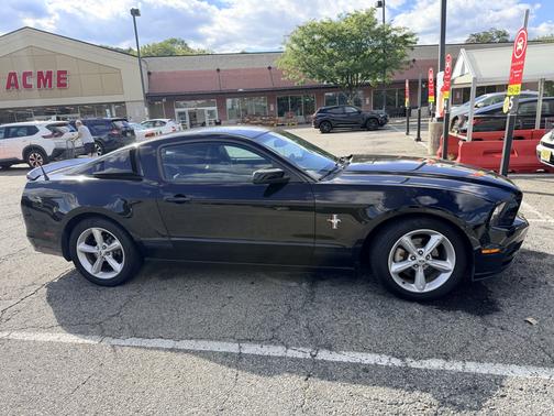 Black 2014 Ford Mustang V6 Premium