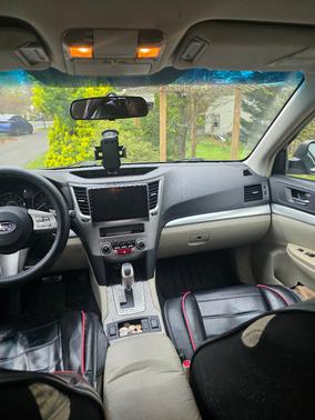 Green 2011 Subaru Outback 2.5 i Premium