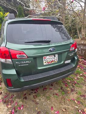 Green 2011 Subaru Outback 2.5 i Premium