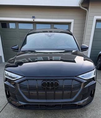 2019 Audi e-tron Prestige