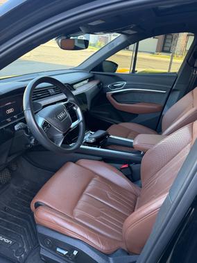 2019 Audi e-tron Prestige