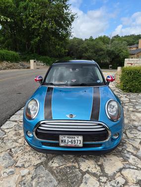 Blue 2015 MINI Hardtop Cooper