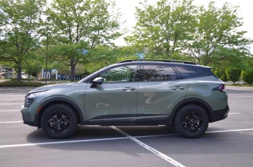 Green 2023 Kia Sportage X-Pro Prestige
