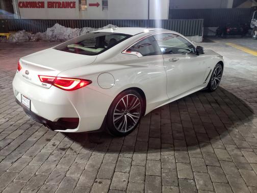 Photo 1 of 2 of 2020 INFINITI Q60 3.0t LUXE