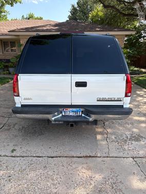 White 1997 Chevrolet Suburban 1500