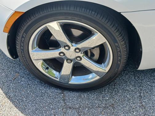White 2006 Pontiac Solstice Base