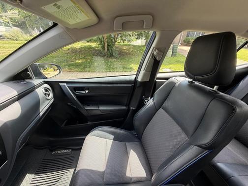 Blue 2019 Toyota Corolla SE