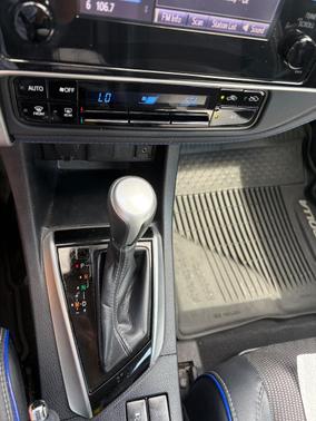 Blue 2019 Toyota Corolla SE