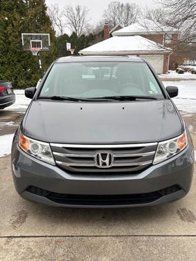 Gray 2013 Honda Odyssey EX-L