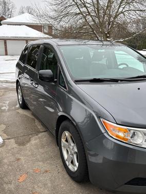 Gray 2013 Honda Odyssey EX-L