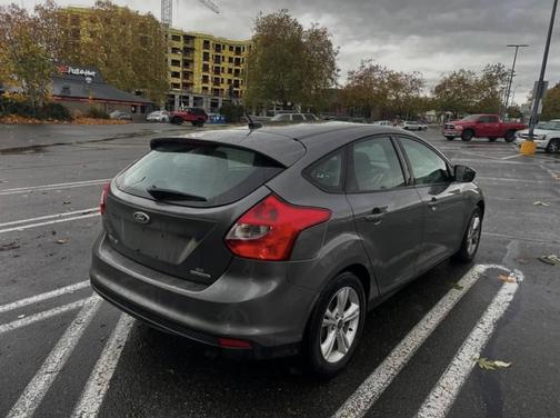 Photo 3 of 7 of 2013 Ford Focus SE