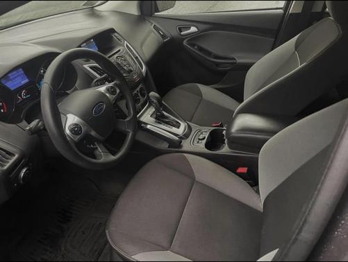 Photo 5 of 7 of 2013 Ford Focus SE